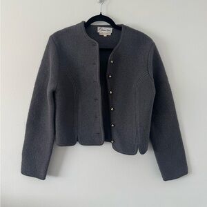 Giovanna Bianca Women’s Gray 100% Wool Cropped Knit Jacket Gold Buttons Size 10